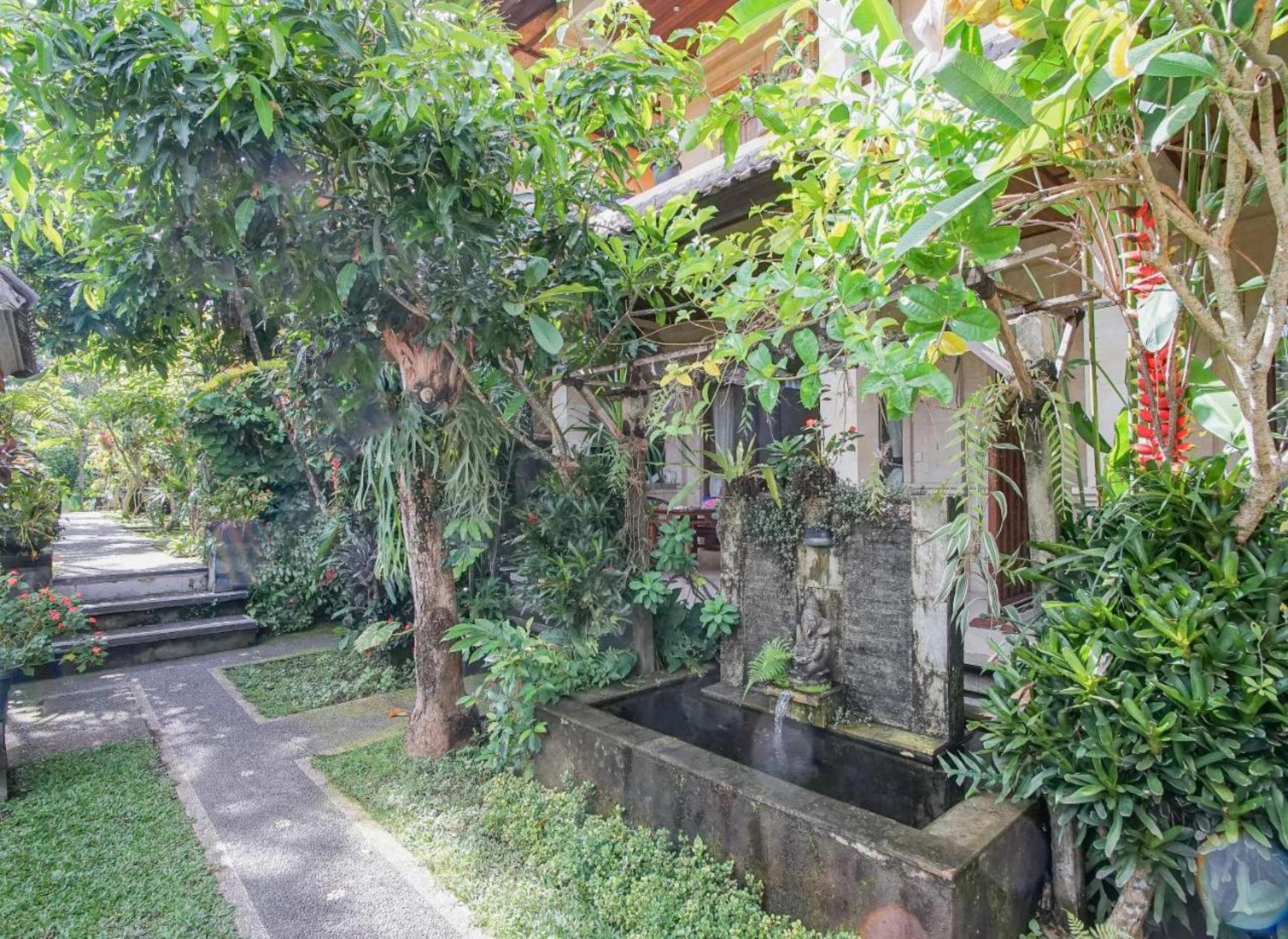 Matahari House Bed & Breakfast Убуд Екстериор снимка