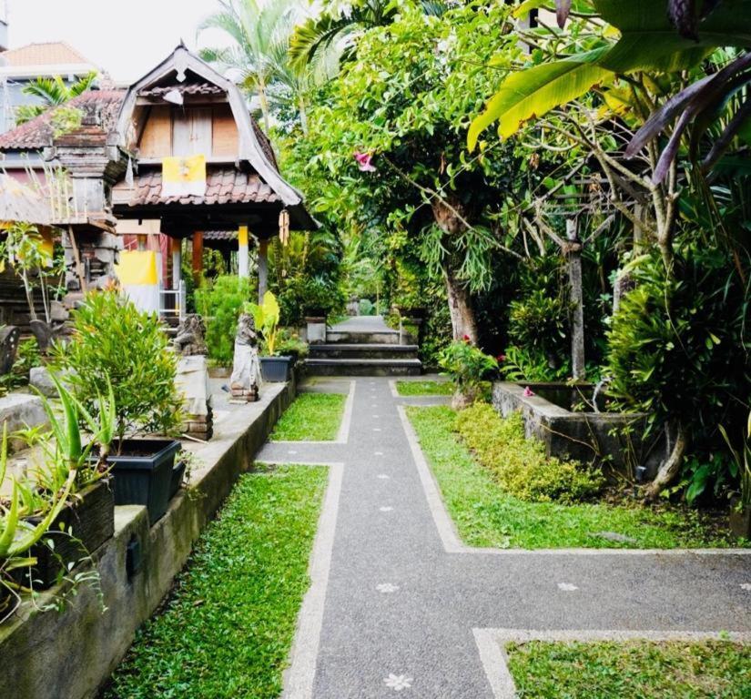 Matahari House Bed & Breakfast Убуд Екстериор снимка